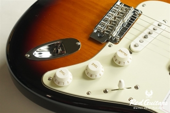 Fender Japan Made in Japan Hybrid II Stratocaster - 3-Color Sunburst